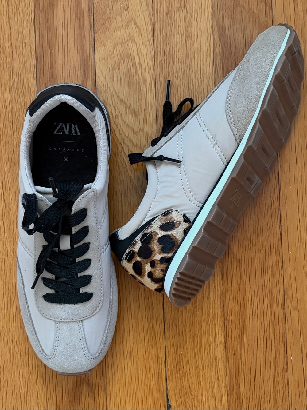 NWOT Zara Cream Sneakers with Leopard Heel and Black Laces
